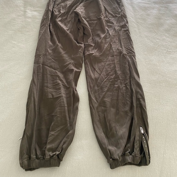 Dark Olive Green Lululemon pant - Picture 5 of 5
